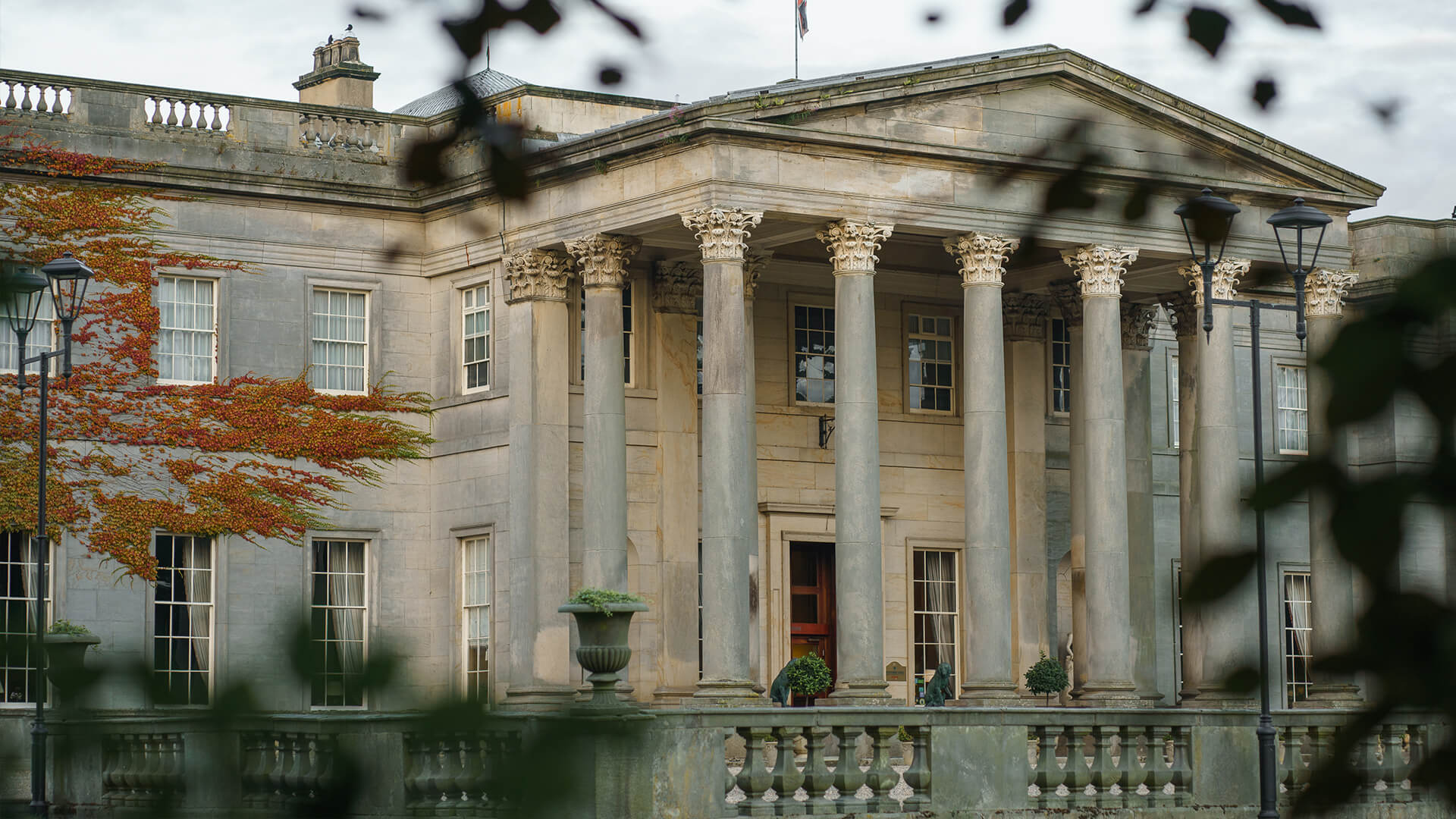 Beth & Mark's Luxury Weekend Wedding